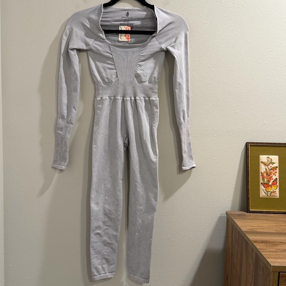 Free People Movement NWT XS/S Ice Grey Good Karma Long Sleeve Onesie Yoga Gym - Picture 2 of 7